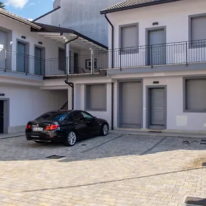 Home Hotel מלון דירות