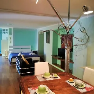 Zaffiro Blu Airport Bed and breakfast