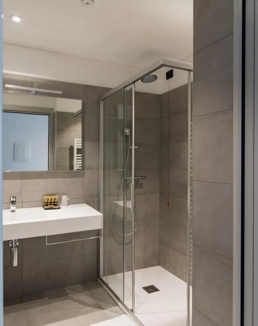 Hotel Domaso 3*,  Italy